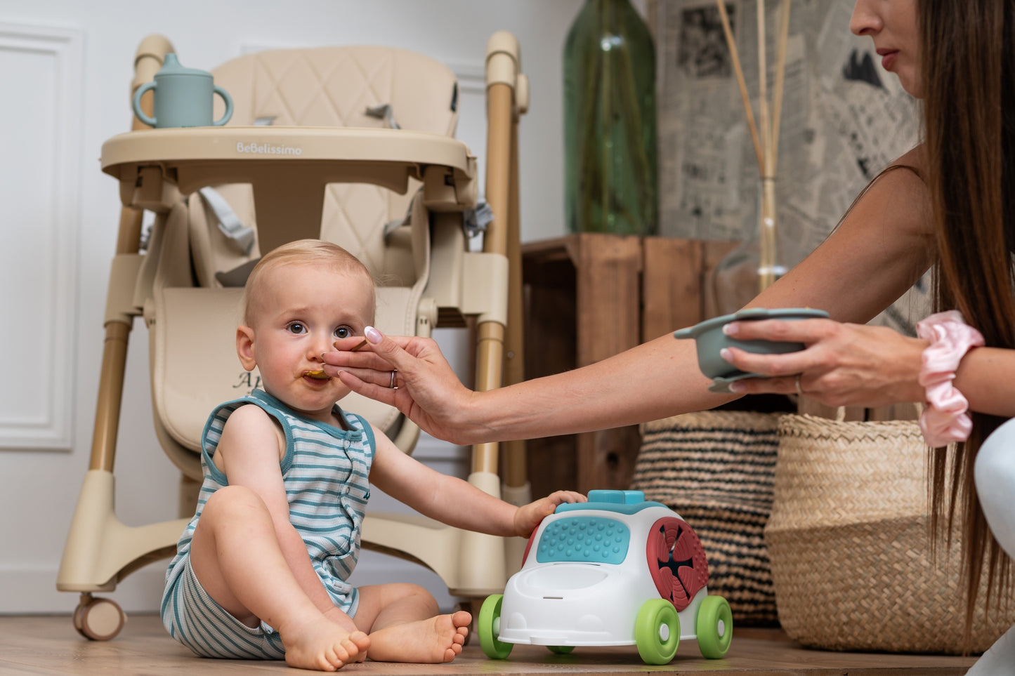 Bebelissimo - Chaise haute évolutive bébé - Pliable - Compacte - Réglable hauteur - De 6 mois à 3 ans (15kg) - beige - Bon Appetit